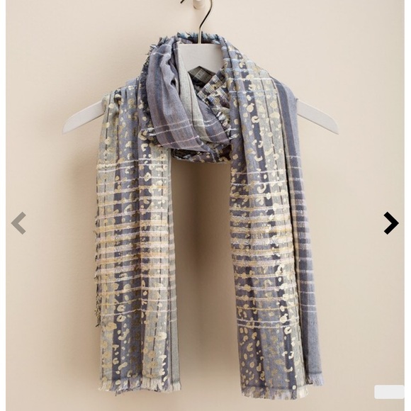 Chico’s oblong foil animal print scarf - Picture 2 of 5